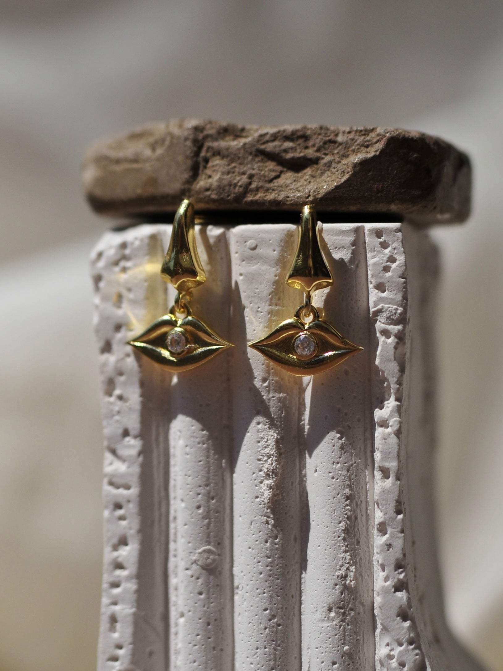 Breathkiss Earring