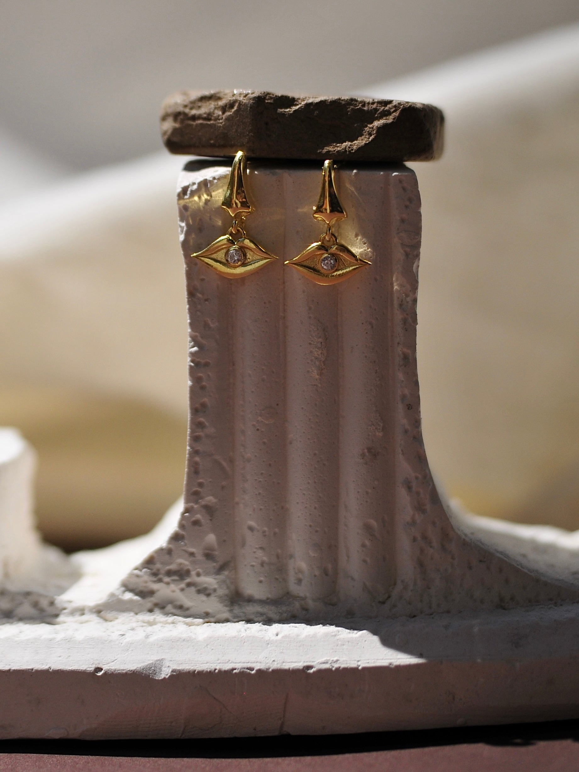 Breathkiss Earring